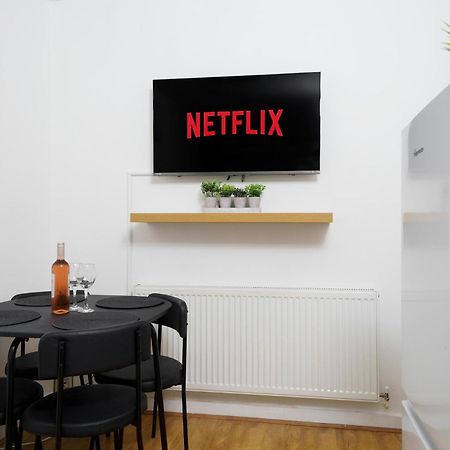 Ferienwohnung Cozy 2-Bed Garden Flat, With Free Private Parking, Wembley London Exterior foto