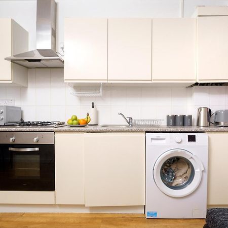 Ferienwohnung Cozy 2-Bed Garden Flat, With Free Private Parking, Wembley London Exterior foto