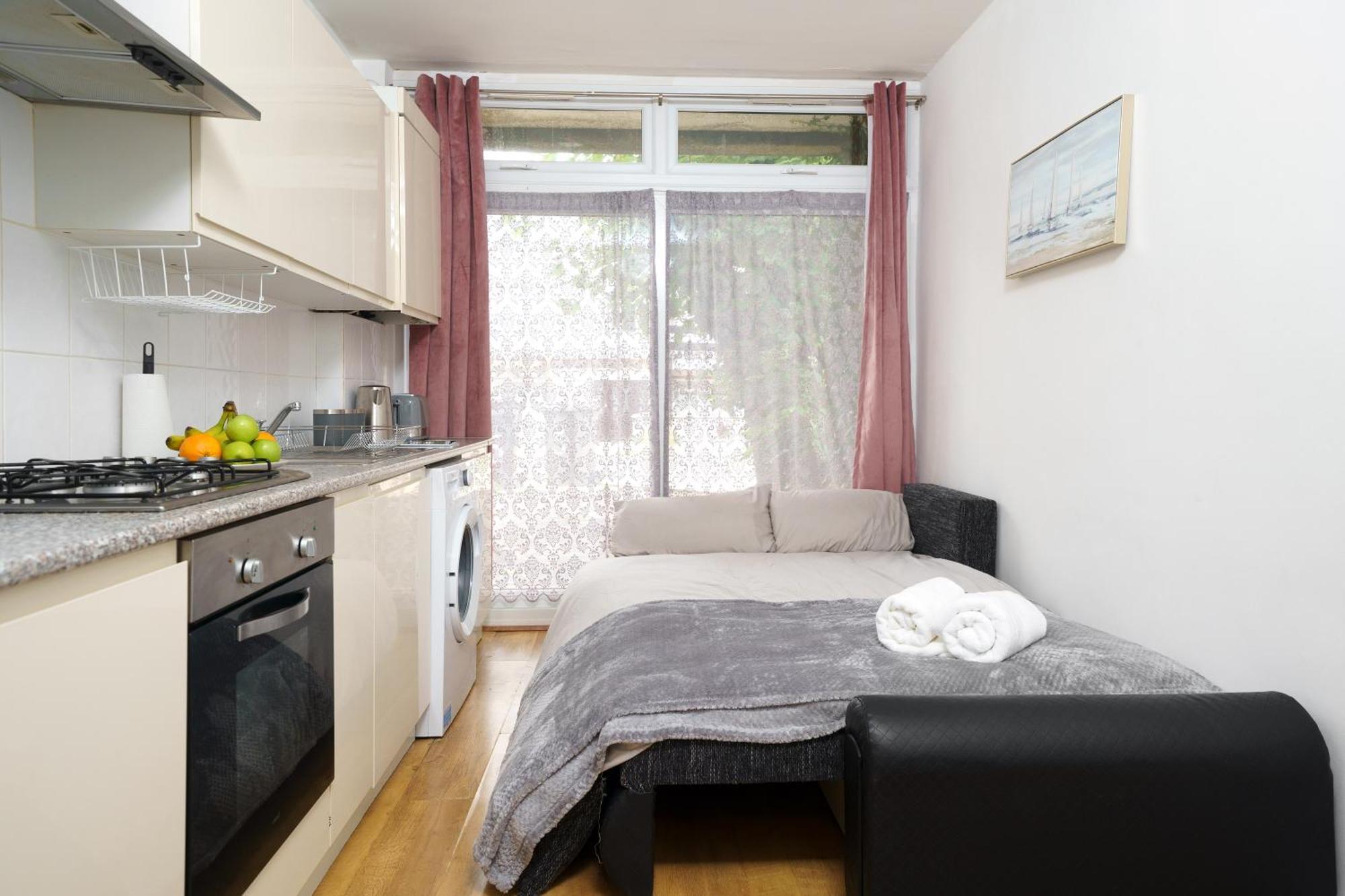 Ferienwohnung Cozy 2-Bed Garden Flat, With Free Private Parking, Wembley London Exterior foto