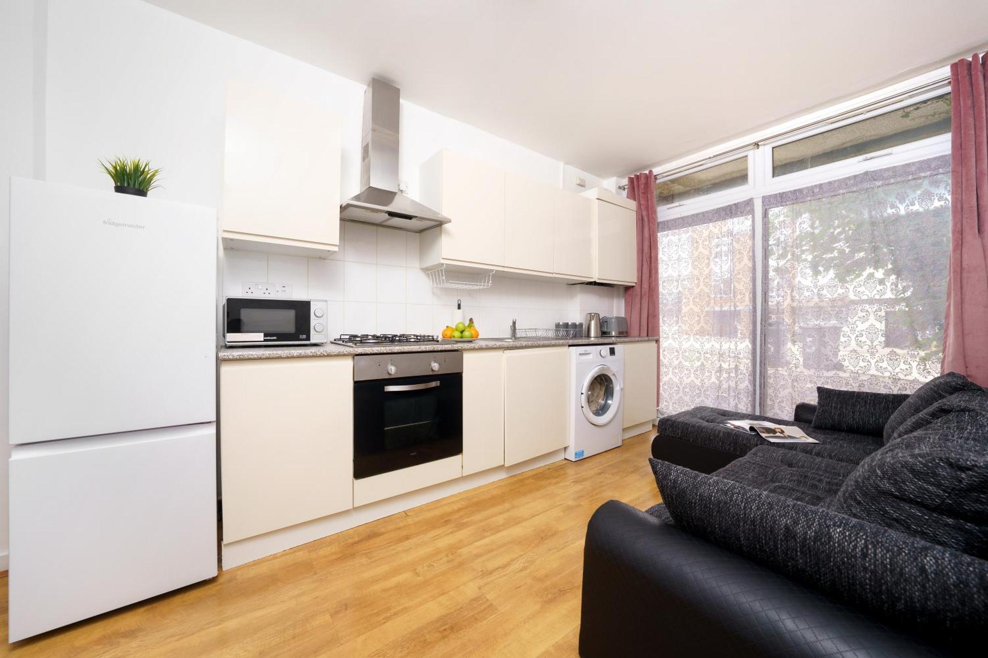 Ferienwohnung Cozy 2-Bed Garden Flat, With Free Private Parking, Wembley London Exterior foto